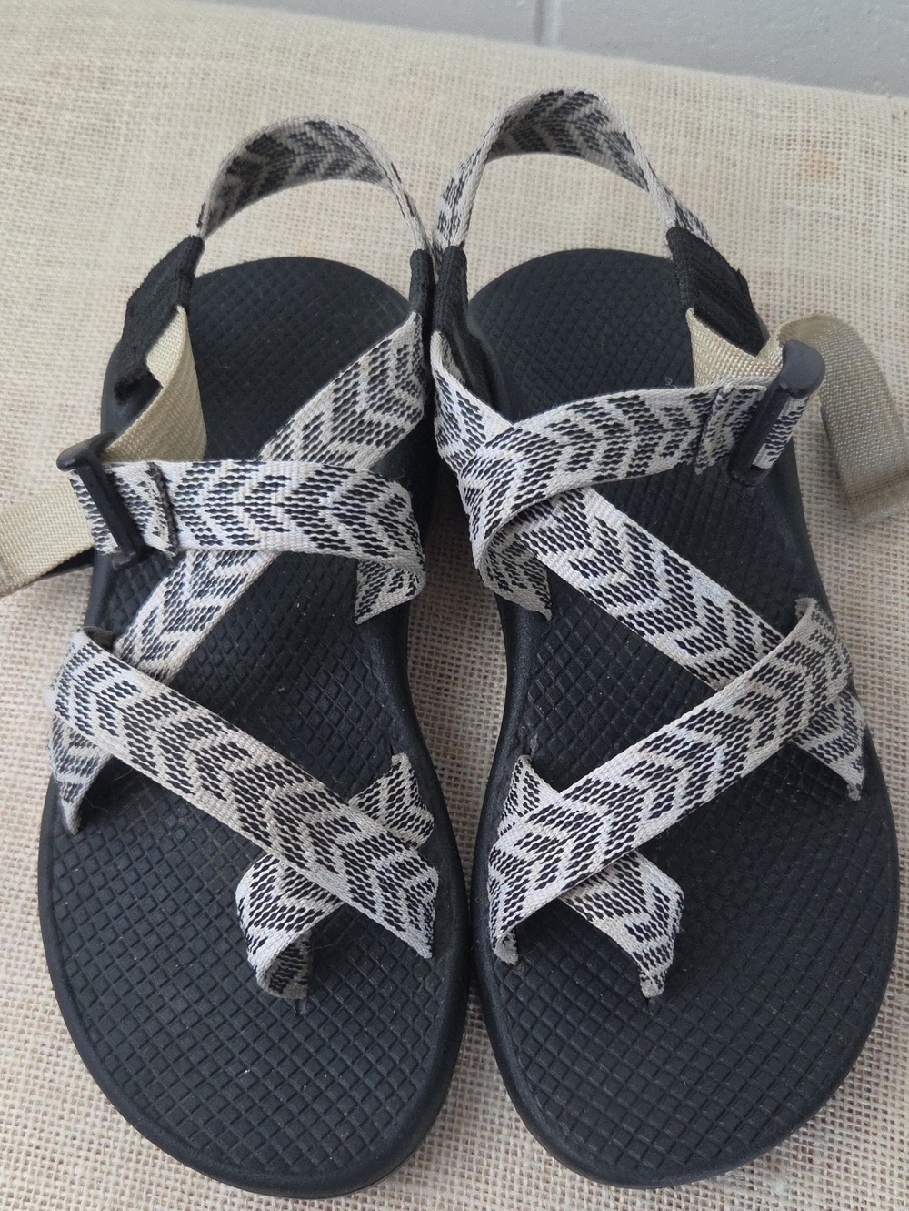 Chaco Women's Z/2 Classic Wide Sandals - Trine Black/White Sz 7